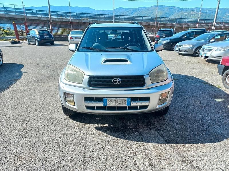Grigio Usata 2002 Toyota RAV4 Sol SUV | 3500 € (Cara) - Immagine 1/4