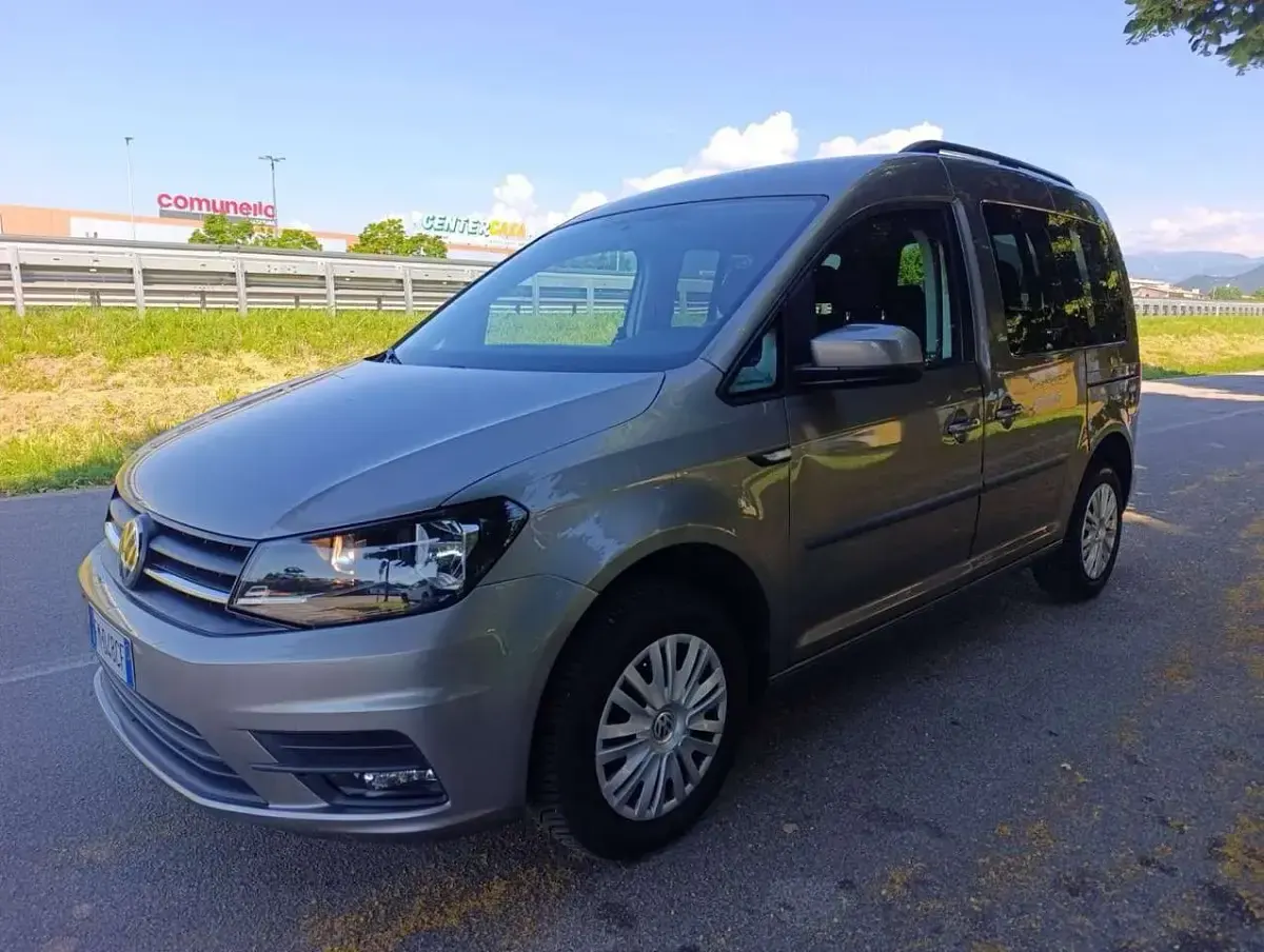 Usata VW Caddy 102 CV (75 kW) 2017 Bronzo Monovolume