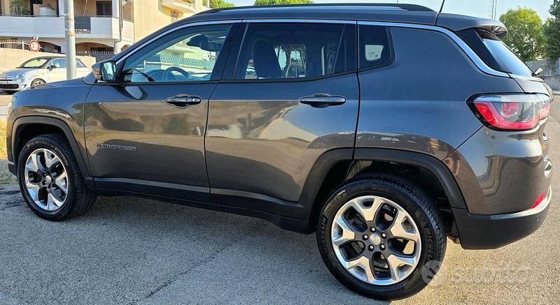 Usata Jeep Compass Limited 140 CV (102 kW) 2019 Grigio SUV