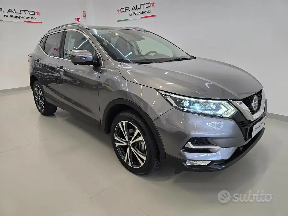 Usata Nissan Qashqai N-Connecta 110 CV (80 kW) 2018 Grigio SUV