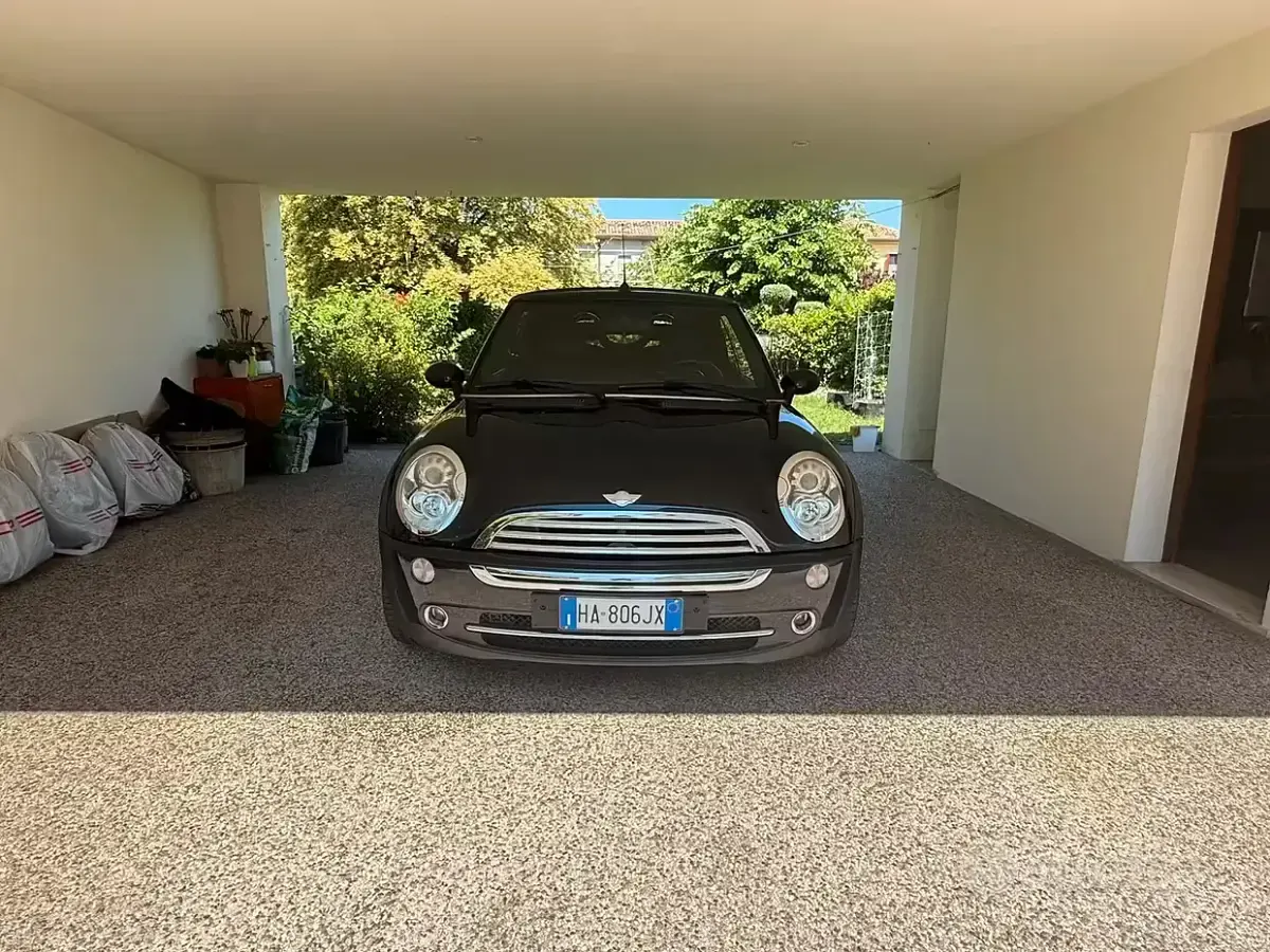 Usata Mini Cooper Cabriolet 116 CV (85 kW) 2025 Nero Cabrio