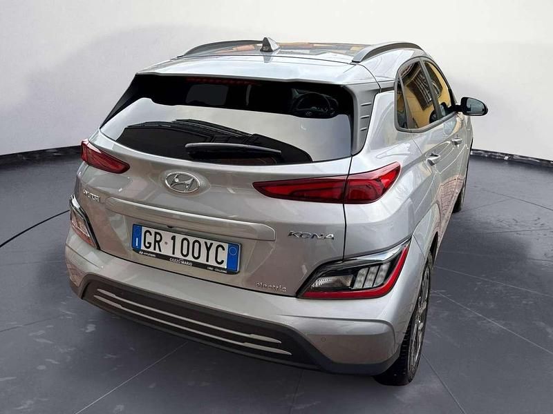Usata Hyundai Kona 100 kW (136 CV) 2023 Grigio SUV