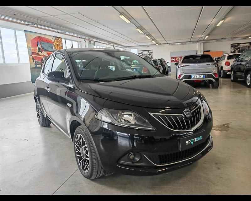 Usata Lancia Ypsilon S 69 CV (50 kW) 2024 Nero Utilitaria