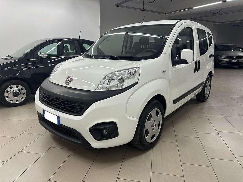 Usata Fiat Qubo Easy 95 CV (69 kW) 2021 Bianco Monovolume