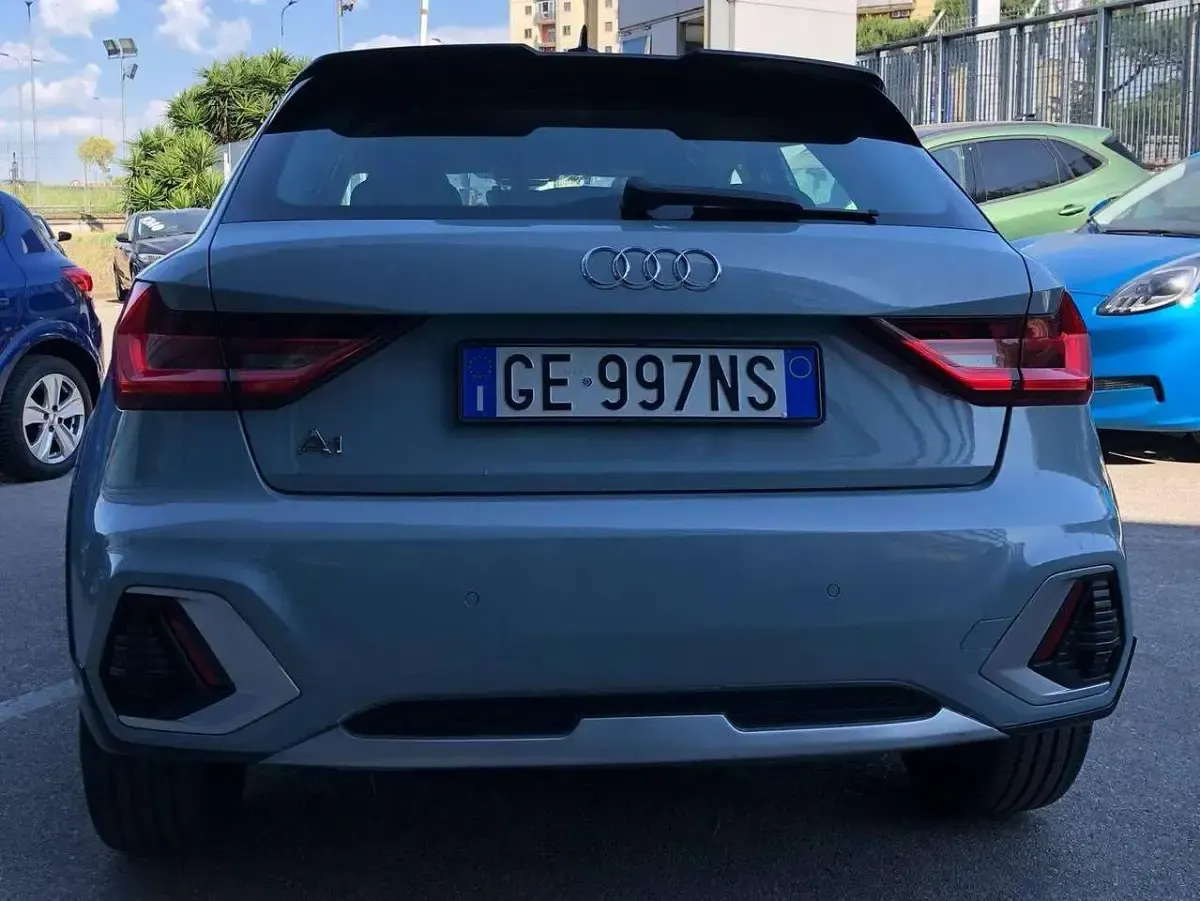 Usata Audi A1 Admired 110 CV (80 kW) 2021 Grigio freccia SUV