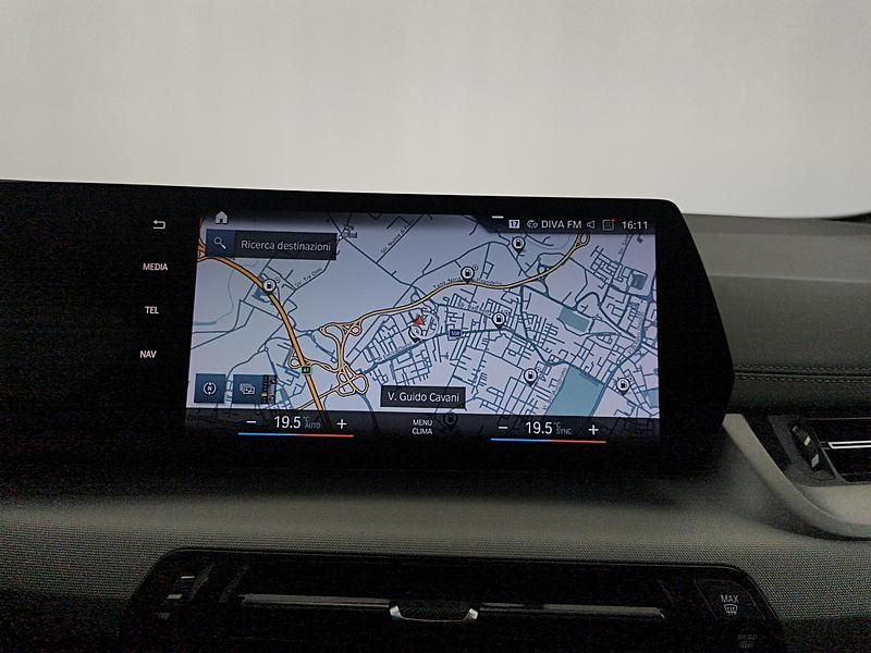 Gebraucht BMW 218 Active Tourer Luxury Line 150 PS (110 kW) 2022 Schwarz Van / Kleinbus