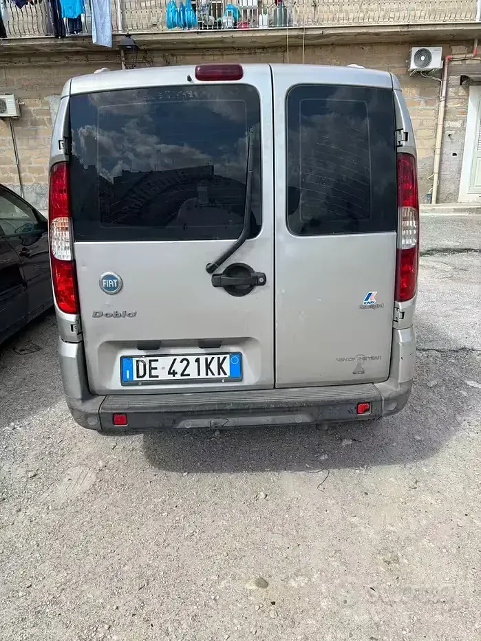 Usata Fiat Doblò 105 CV (77 kW) 2006 Grigio Monovolume