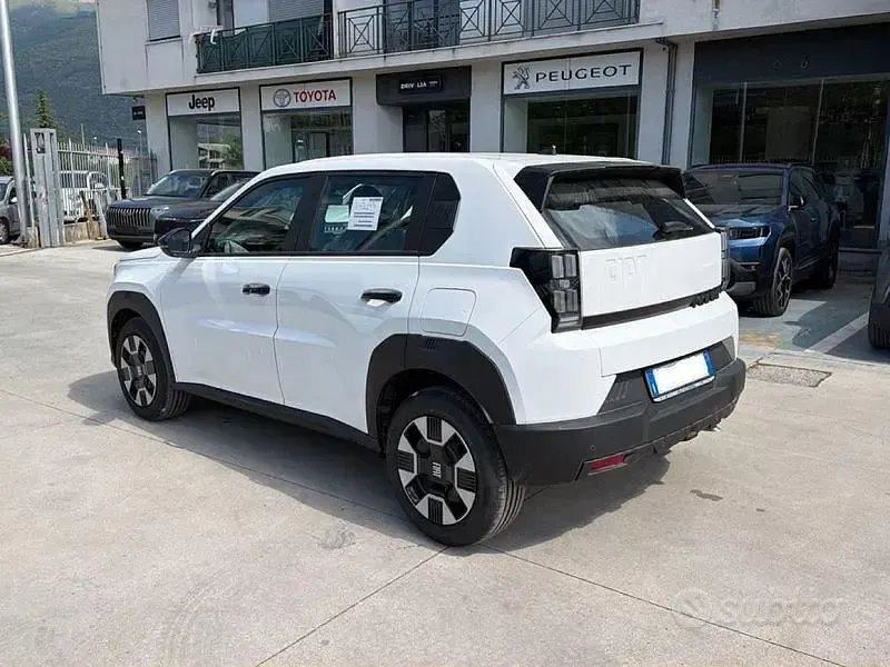 Nuova Fiat Grande Panda Icon 101 CV (74 kW) 2026 Bianco Utilitaria