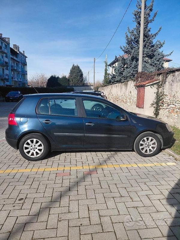 Usata VW Golf V 2007 Blu Berlina