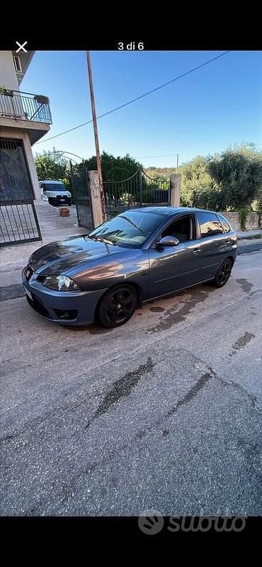 Usata Seat Ibiza 101 CV (74 kW) 2004 Grigio Utilitaria