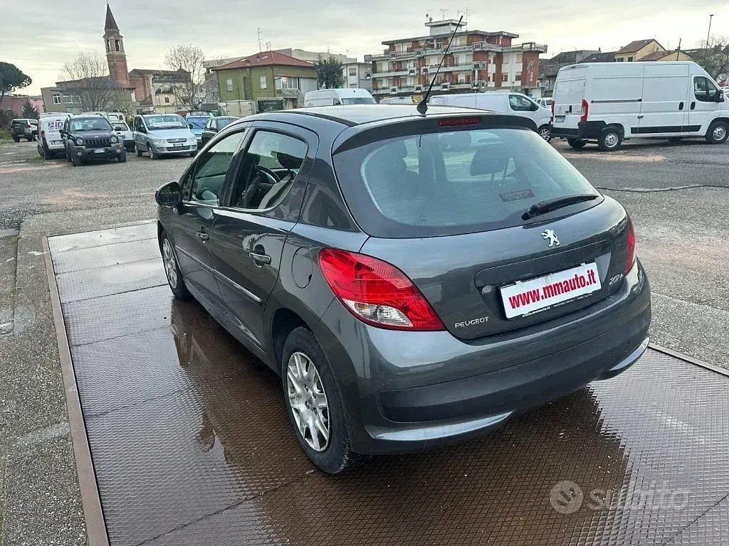 Usata Peugeot 207 73 CV (53 kW) 2013 Grigio Berlina