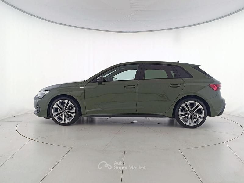 Usata Audi A3 S-Line 150 CV (110 kW) 2025 Verde distretto metallizzato Berlina