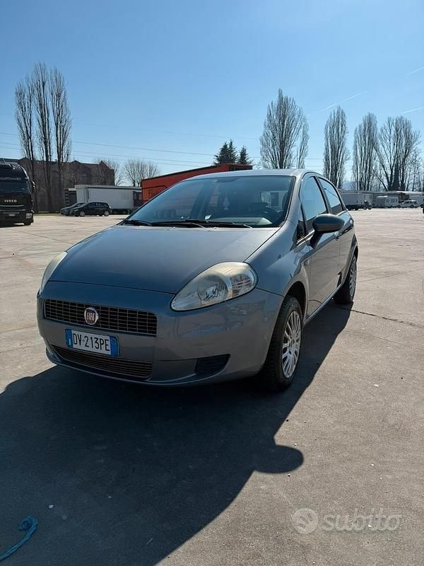 Usata Fiat Grande Punto 77 CV (56 kW) 2009 Grigio Utilitaria