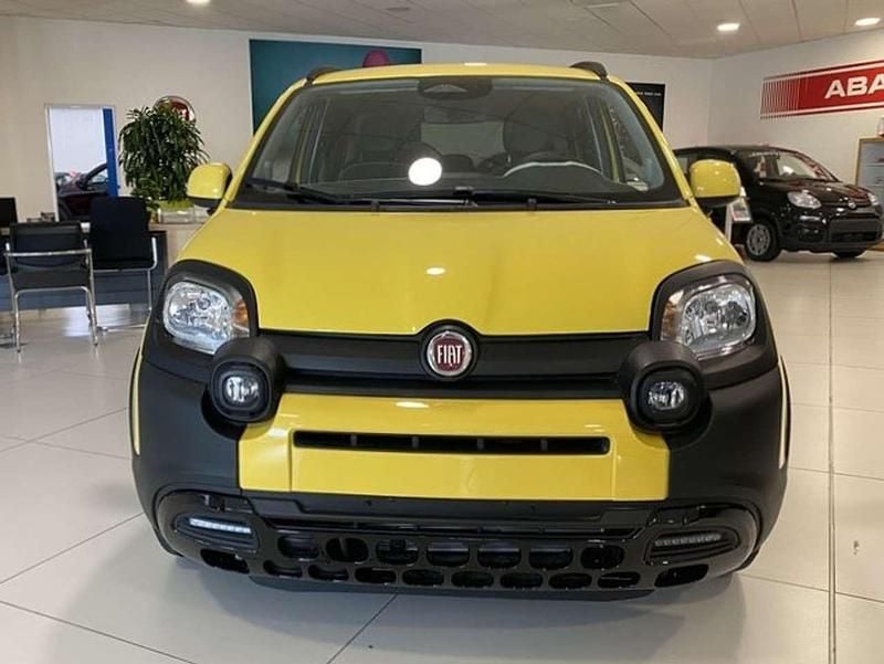 Usata Fiat Panda Cross Cross 69 CV (50 kW) 2025 Giallo Utilitaria