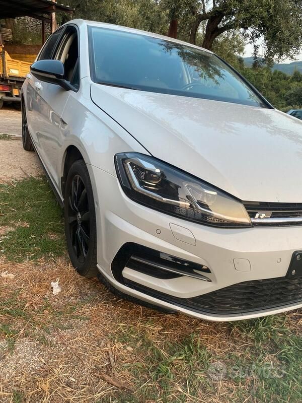 Bianco Usata 2018 VW Golf VII R-line Due volumi | 17.500 € (Buon prezzo) - Immagine 1/4