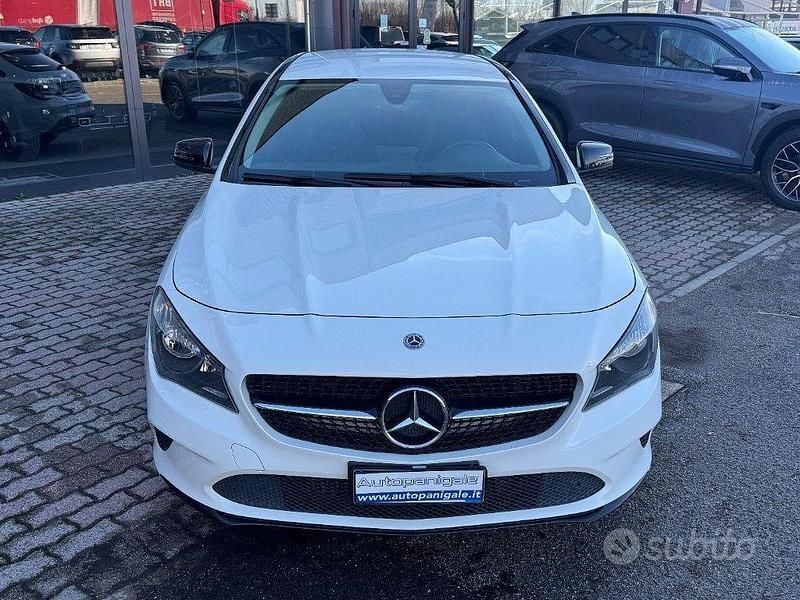 Usata Mercedes CLA200 136 CV (100 kW) 2017 Bianco Station wagon