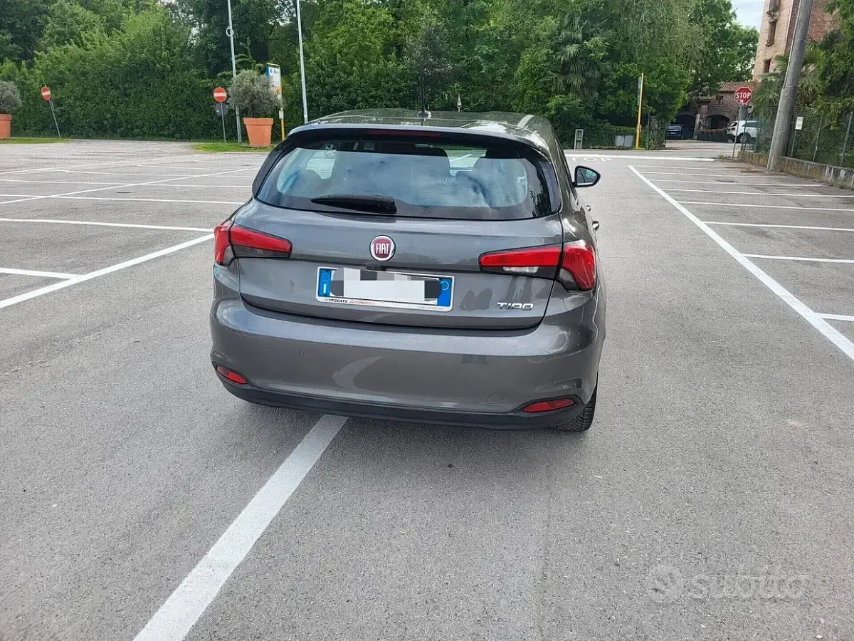 Usata Fiat Tipo 120 CV (88 kW) 2017 Grigio Station wagon