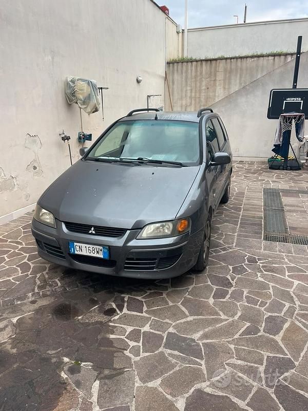 Usata Mitsubishi Space Star 2004 Grigio Berlina