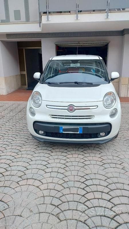 Bianco Usata 2016 Fiat 500L Business Monovolume | 10.000 € (Cara) - Immagine 1/4