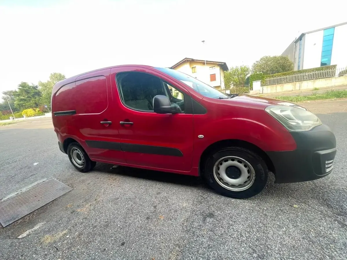 Usata Citroën Berlingo 99 CV (72 kW) 2017 Rosso Monovolume