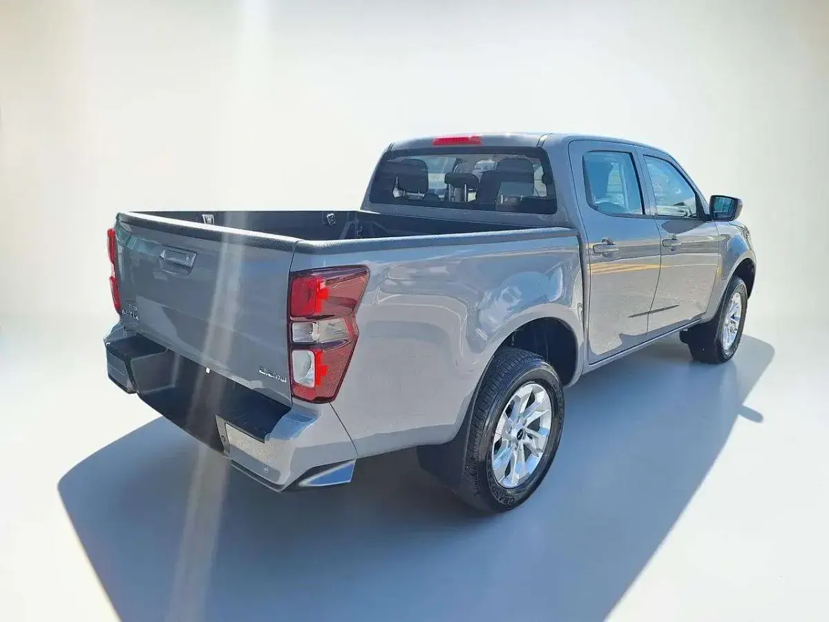 Nuova Isuzu D-Max 163 CV (119 kW) 2026 Grigio Pick-up