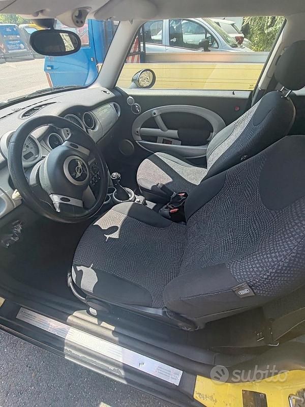 Usata Mini Cooper 116 CV (85 kW) 2004 Giallo Utilitaria