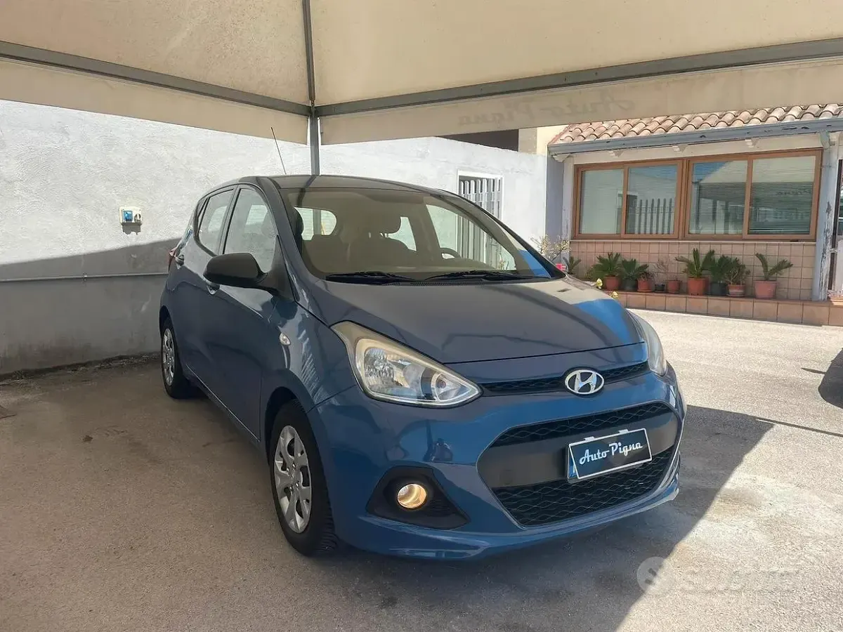 Usata Hyundai i10 Classic 67 CV (49 kW) 2015 Blu Utilitaria