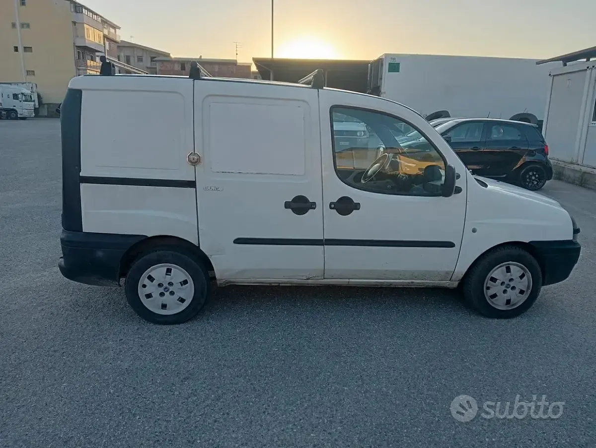 Usata Fiat Doblò 101 CV (74 kW) 2002 Bianco Monovolume