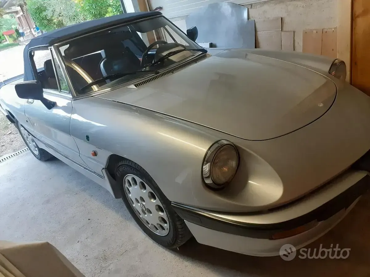 Usata Alfa Romeo Spider Quadrifoglio 125 CV (91 kW) 1986 Grigio Cabrio