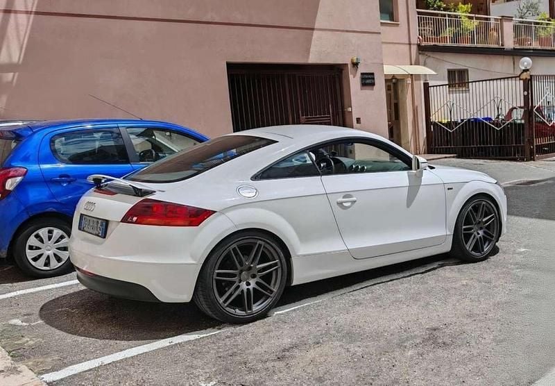 Bianco Usata 2008 Audi TT Ambiente Coupé | 12.800 € (Buon prezzo) - Immagine 1/4