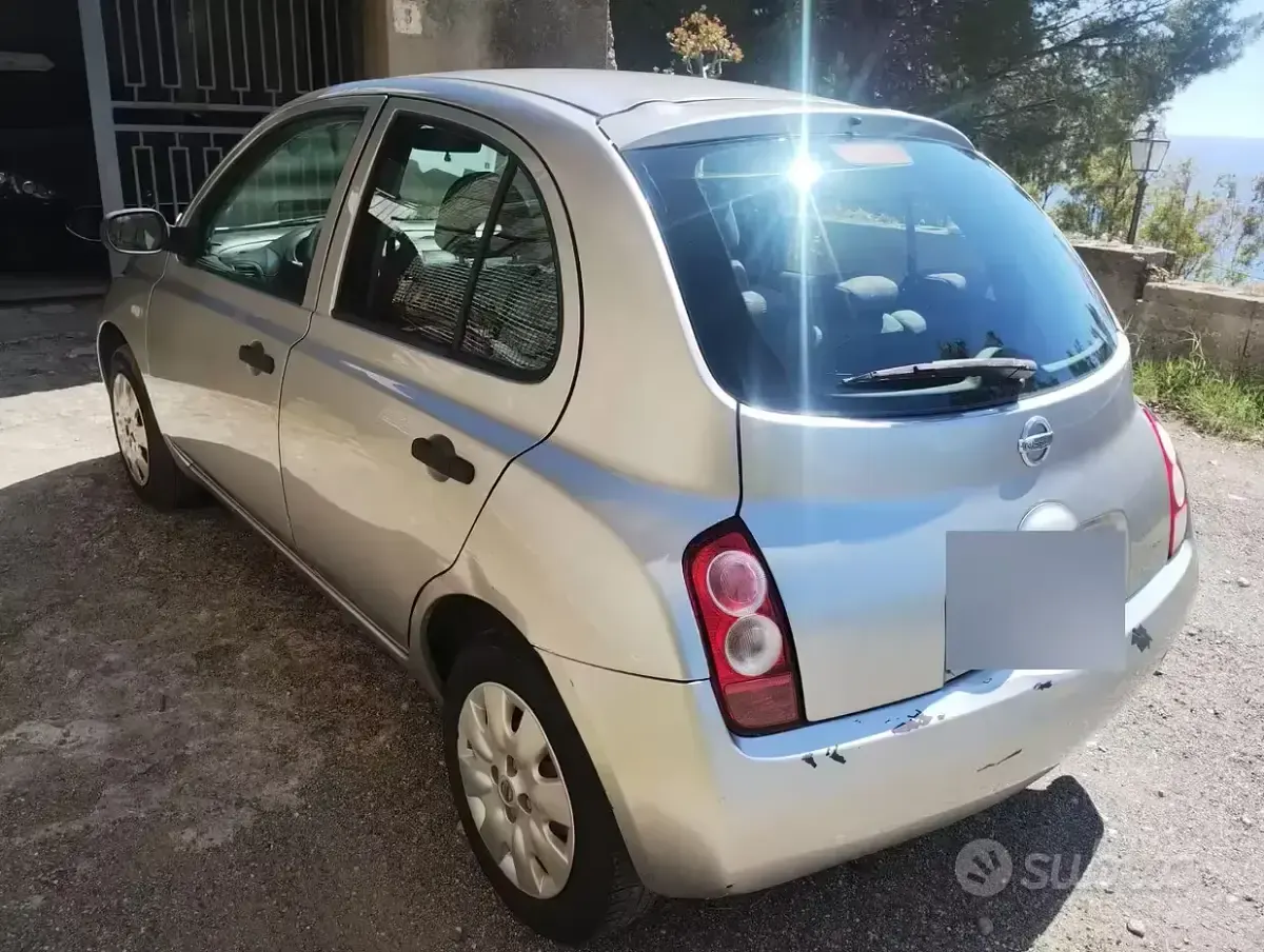 Second-hand Nissan Micra 80 CP (58 kW) 2004 Gri Hatchback