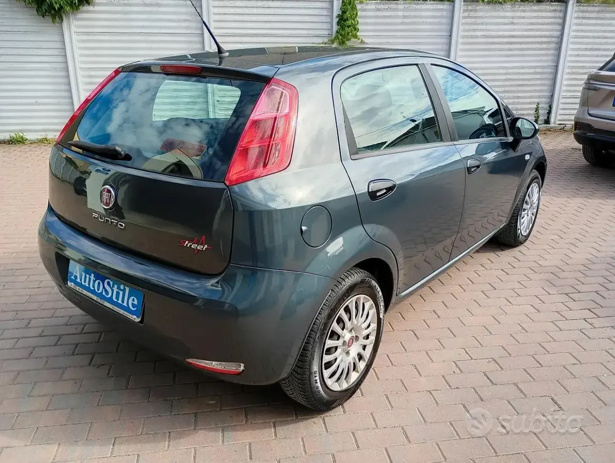Occasion Fiat Punto Street 69 ch (50 kW) 2015 Gris Citadine