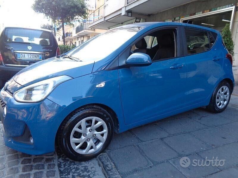Usata Hyundai i10 Comfort 69 CV (50 kW) 2017 Blu Utilitaria