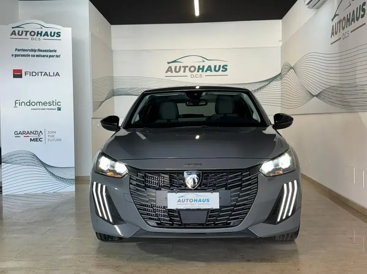 Usata Peugeot 208 101 CV (74 kW) 2025 Grigio Utilitaria