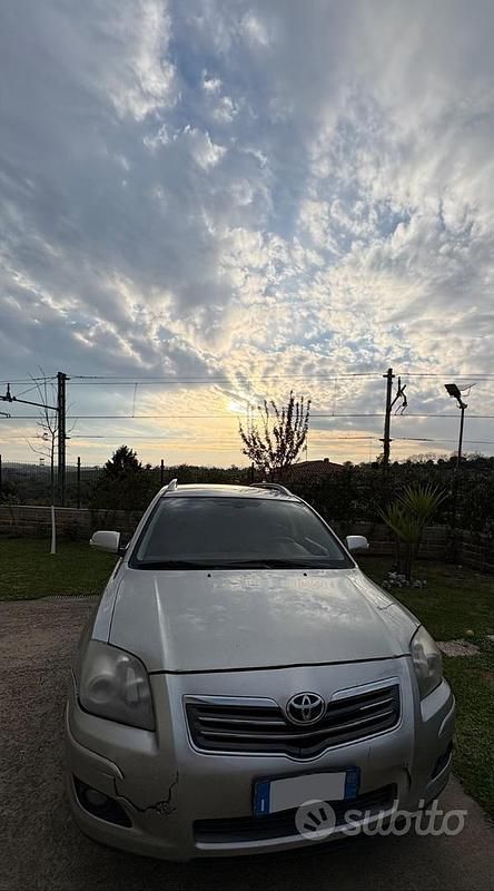 Usata Toyota Avensis T2 177 CV (130 kW) 2009 Grigio Station wagon