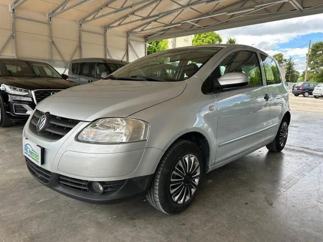 Argento Usata 2009 VW Fox Due volumi | 4500 € (Molto cara) - Immagine 1/4
