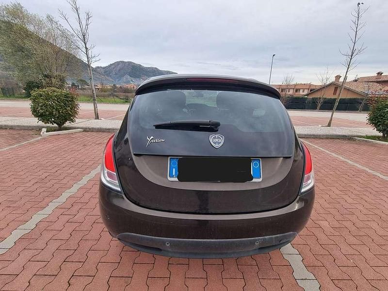 Usata Lancia Ypsilon Gold 95 CV (69 kW) 2012 Marrone Utilitaria