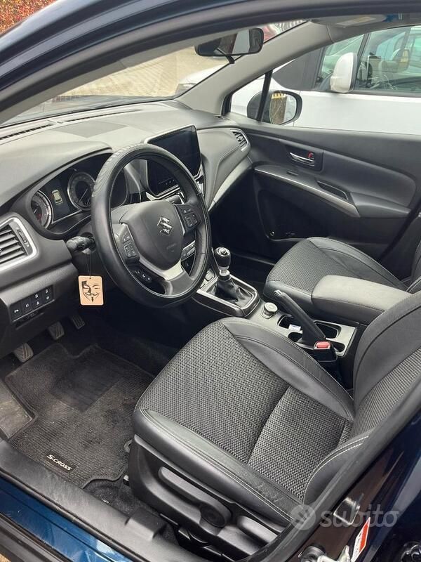 Blu Usata 2023 Suzuki SX4 S-Cross SUV | 22.000 € (Buon prezzo) - Immagine 1/4