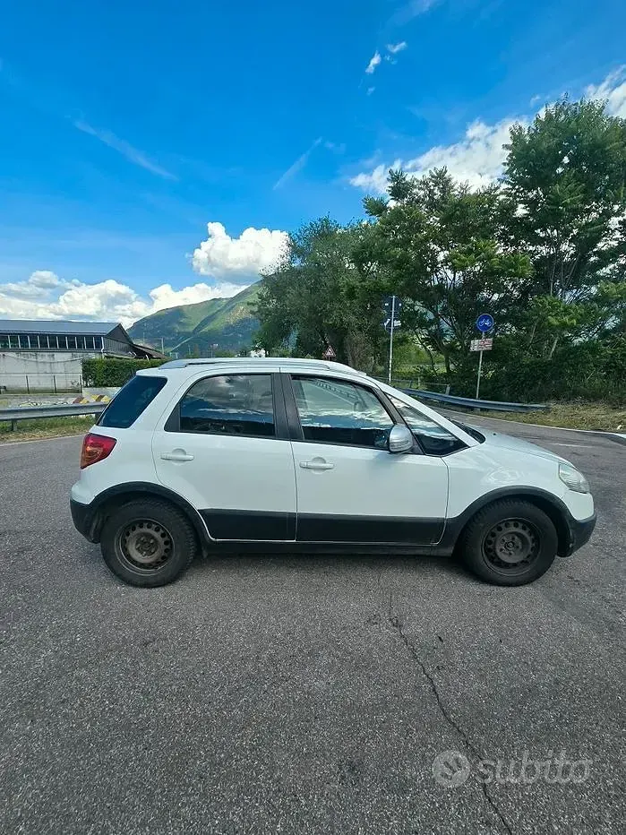 Usata Fiat Sedici 135 CV (99 kW) 2012 Bianco SUV