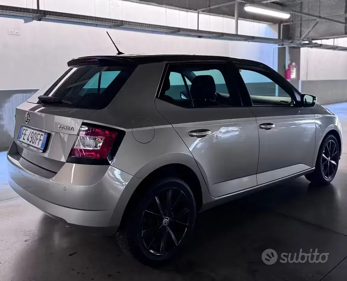 Usata Skoda Fabia Design Edition 75 CV (55 kW) 2016 Grigio Berlina
