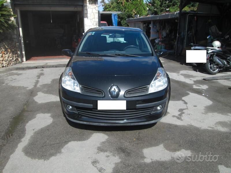 Usata Renault Clio II LE 75 CV (55 kW) 2008 Nero Utilitaria