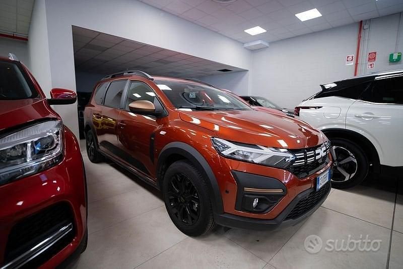 Grigio Nuova 2025 Dacia Jogger Extreme Monovolume | 19.900 € - Immagine 1/3