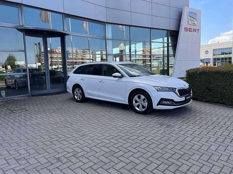 Bianco Usata 2023 Skoda Octavia Station wagon | 26.500 € (Cara) - Immagine 1/4