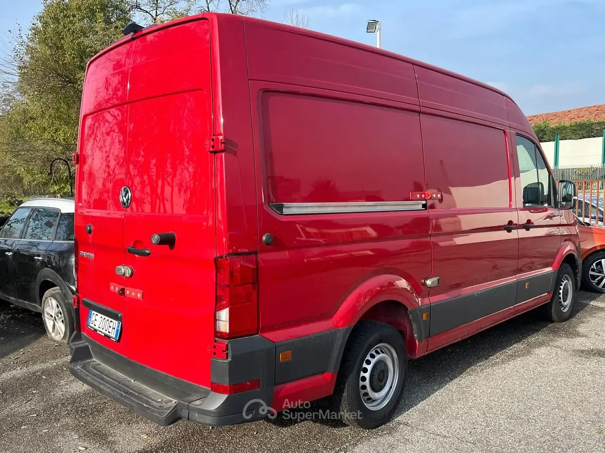Käytetty VW Crafter 140 HP (102 kW) 2021 Punainen Van