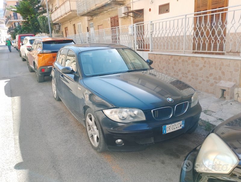 Nero Usata 2004 BMW 120 Due volumi | 3400 € (Buon prezzo) - Immagine 1/4