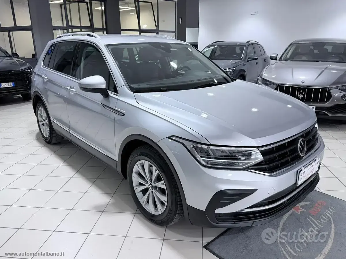 Usata VW Tiguan Life 122 CV (89 kW) 2022 Argento SUV