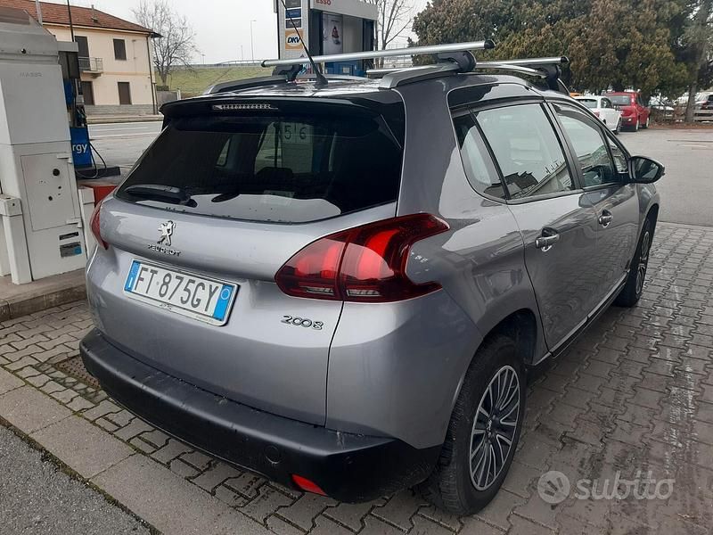 Usata Peugeot 2008 Allure 81 CV (59 kW) 2018 Grigio SUV