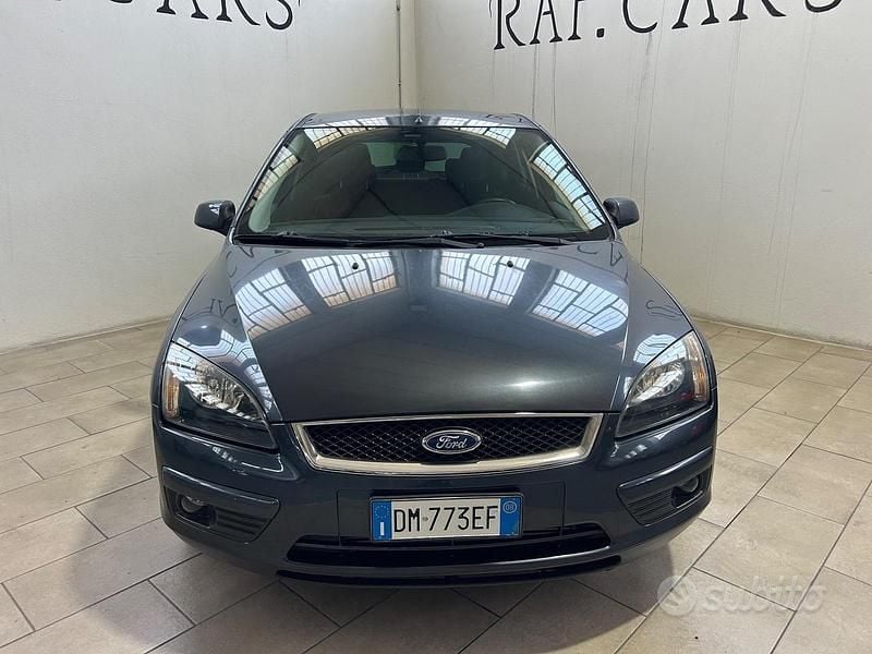 Usata Ford Focus 90 CV (66 kW) 2008 Grigio Berlina