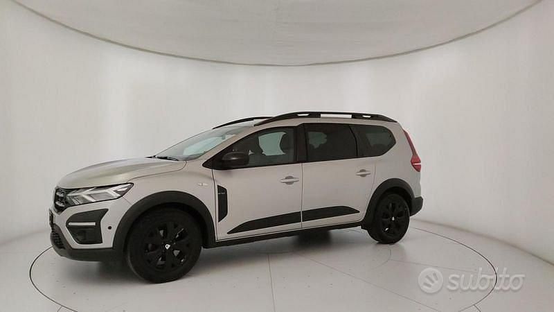 Usata Dacia Jogger 101 CV (74 kW) 2023 Grigio Monovolume