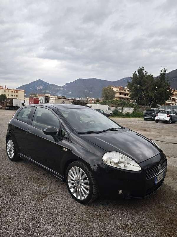 Usata Fiat Grande Punto Sport 90 CV (66 kW) 2007 Nero Utilitaria